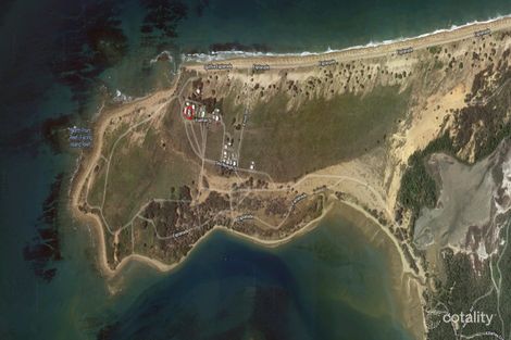 Property photo of 4 Yoeman Street Gladstone Harbour QLD 4680