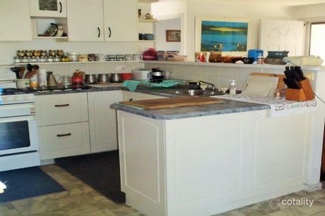 Property photo of 4 Yoeman Street Gladstone Harbour QLD 4680