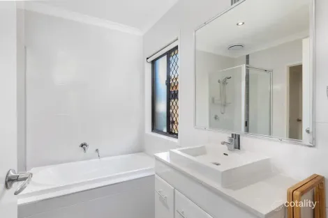 Property photo of 2/12-16 Elphinstone Street Berserker QLD 4701