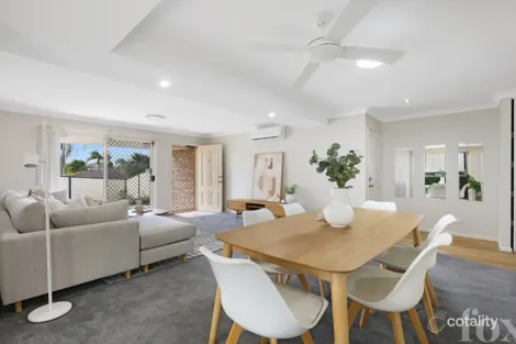 Property photo of 2/4 Usher Avenue Labrador QLD 4215