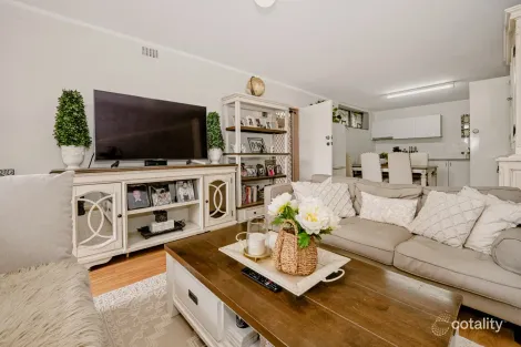 28/2 Pengilly Rd, Orelia, WA 6167