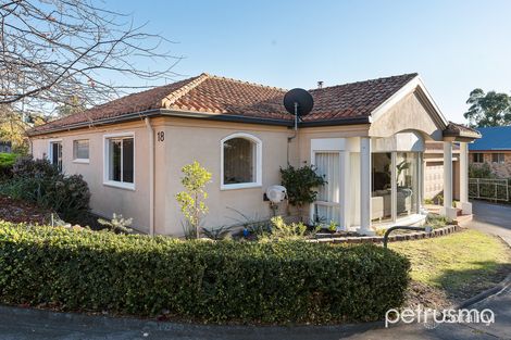 18 TINDERBOX RD, BLACKMANS BAY, TAS 7052
