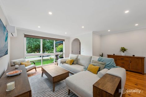 Property photo of 18 Mahon Crescent Narre Warren VIC 3805