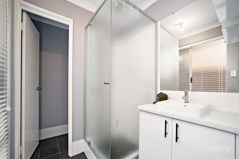 Property photo of 11 Hurlingham Loop Meadow Springs WA 6210