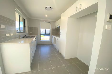 22 Mapplewell Cct, Farley, NSW 2320