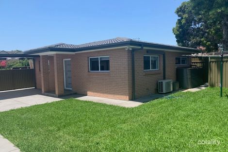 Property photo of 1/7 Marina Crescent Greenacre NSW 2190