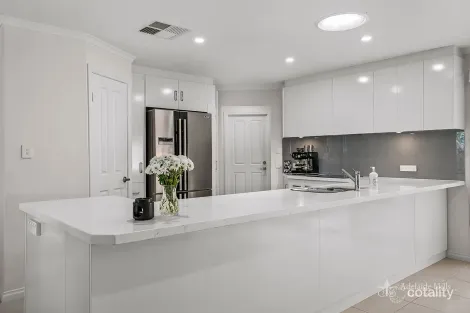 Property photo of 18 Fairfield Road Mount Barker SA 5251