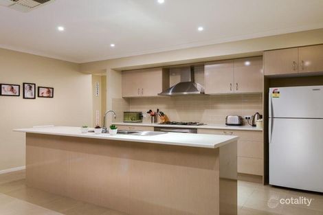 Property photo of 36 Abrus Circuit Cranbourne North VIC 3977