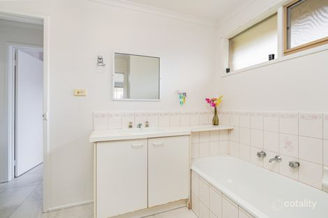 Property photo of 1 Marson Court Pakenham VIC 3810