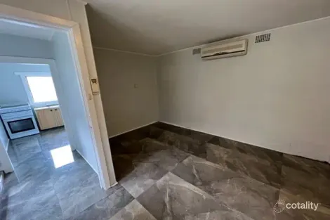 Property photo of 10 Rowe Avenue Lurnea NSW 2170