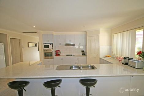 Property photo of 11 Honeyeater Way Pakenham VIC 3810