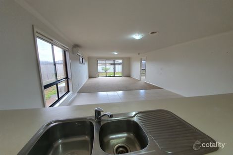 Property photo of 19 Robinson Drive Weir Views VIC 3338