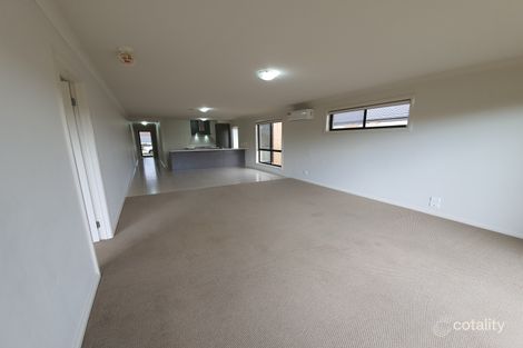 Property photo of 19 Robinson Drive Weir Views VIC 3338