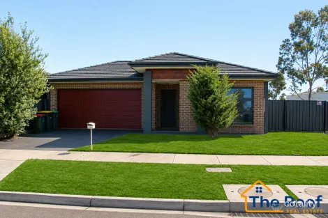 2 RADIANCE ST, TARNEIT, VIC 3029