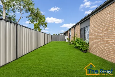 Property photo of 2 Radiance Street Tarneit VIC 3029