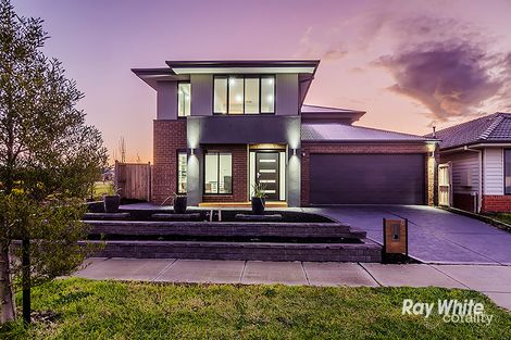 8 Amara Gr, Lyndhurst, VIC 3975