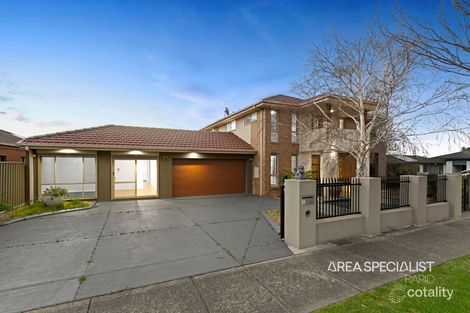 Property photo of 18 Bronson Circuit Cranbourne North VIC 3977