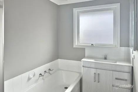 Property photo of 69 Maple Crescent Churchill VIC 3842