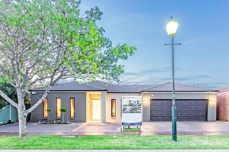 72 Dalkeith Dr, Point Cook, VIC 3030