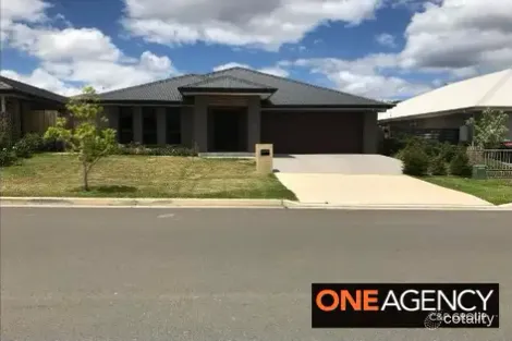 39 University Dr, Campbelltown, NSW 2560