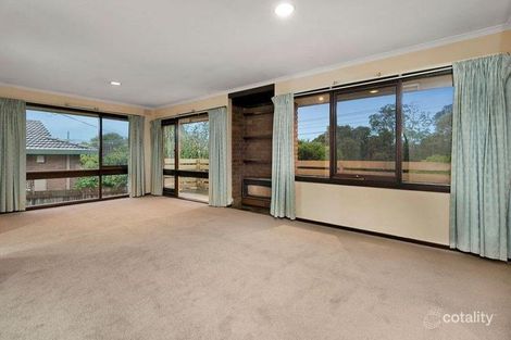 Property photo of 32 Ballantyne Crescent Kilsyth VIC 3137