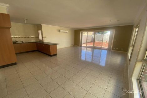 Property photo of 2/11 Sheedy Road Hoppers Crossing VIC 3029