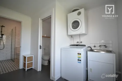 Property photo of 18 Macintosh Street Shepparton VIC 3630