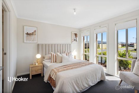 Property photo of 36 Olympic Way Munno Para West SA 5115