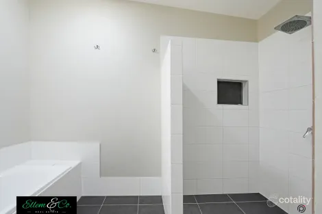 Property photo of 47 Griffiths Street Oak Flats NSW 2529