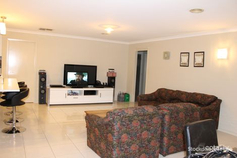Property photo of 5 Maor Drive Pakenham VIC 3810