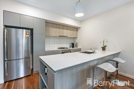 Property photo of 20 Sharp Circuit Mill Park VIC 3082