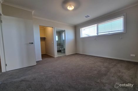 Property photo of 41 Barrabool Boulevard Mambourin VIC 3024