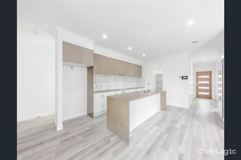 Property photo of 10 Streamside Drive Craigieburn VIC 3064