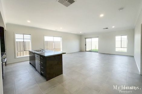 Property photo of 21 Implexa Drive Tarneit VIC 3029