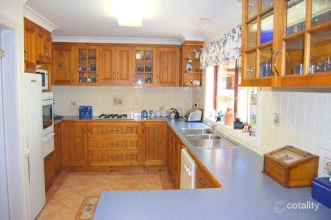 Property photo of 4 Henschke Avenue San Isidore NSW 2650