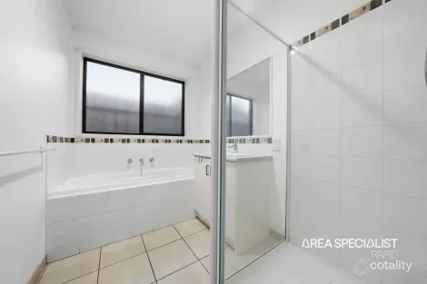 Property photo of 9 Fishburn Place Cranbourne West VIC 3977