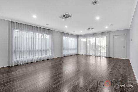Property photo of 12 Hallowglen Drive Wollert VIC 3750