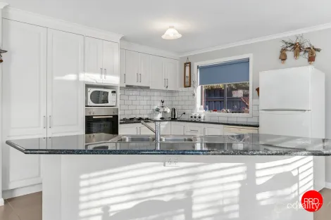 Property photo of 3/48B Strickland Street Ascot VIC 3551