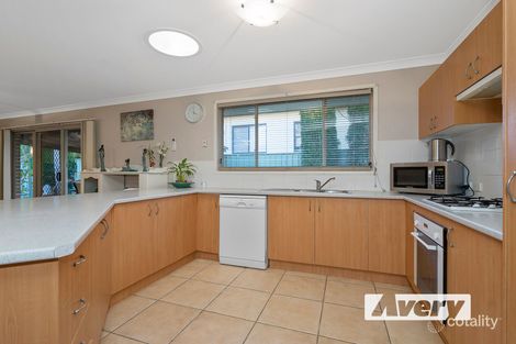 Property photo of 8 Lakeshore Close Kilaben Bay NSW 2283
