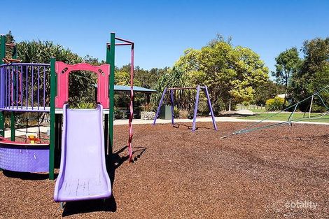 Property photo of 9 Grasstree Place Ningi QLD 4511