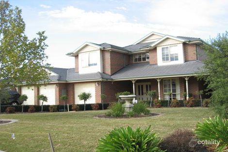 15 Sovereign Way, Hillside, VIC 3037