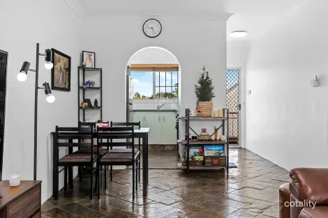 4/35 BRIDGE ST, NUNDAH, QLD 4012