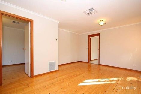 Property photo of 2/15 Crampton Crescent Mill Park VIC 3082