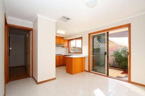 Property photo of 2/15 Crampton Crescent Mill Park VIC 3082