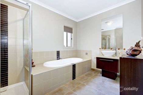 Property photo of 38 Tusmore Rise Craigieburn VIC 3064