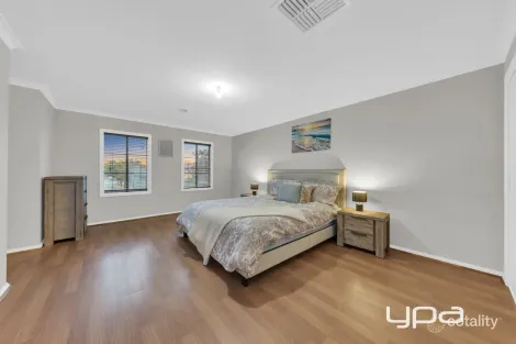 Property photo of 33 Hibiscus Crescent Point Cook VIC 3030