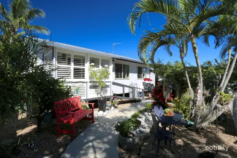 Property photo of 121/756-760 Scenic Highway Kinka Beach QLD 4703