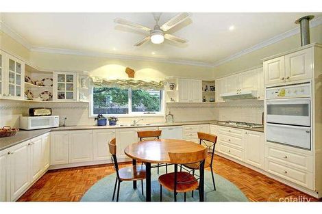 Property photo of 49 St Andrews Avenue Rosanna VIC 3084