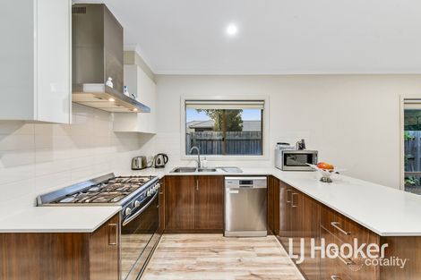 Property photo of 10 Ferrari Drive Cranbourne East VIC 3977