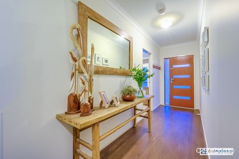 Property photo of 28 Maldive Grove Point Cook VIC 3030